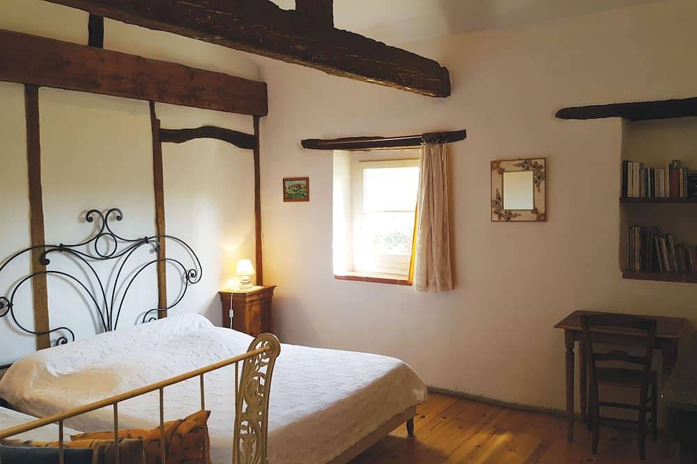 Ancienne ferme rénovée, charmante, avec piscine, parc et jardin privé in Vaudreuille, Lauragais