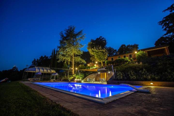 B&b per 7 persone, con Terrazza e Giardino nonché Piscina e Sauna ad Imola (Italia)