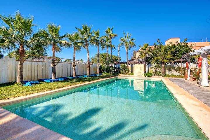 Ferienwohnung für 5 Personen, mit Balkon und Garten in Dénia