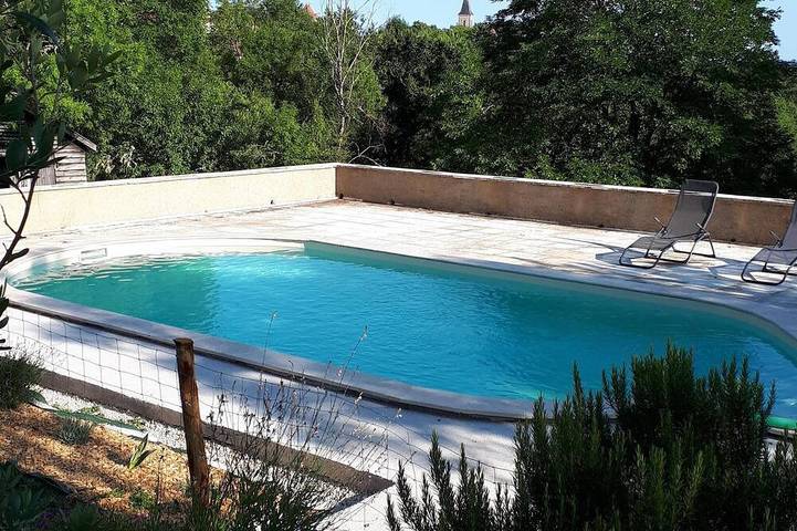 Location de vacances pour 6 personnes, avec Terrasse ainsi que Jardin et Piscine dans Bellefont-La Rauze