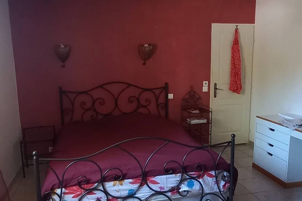 Villa Provençale in Beaucaire, Region de Nimes