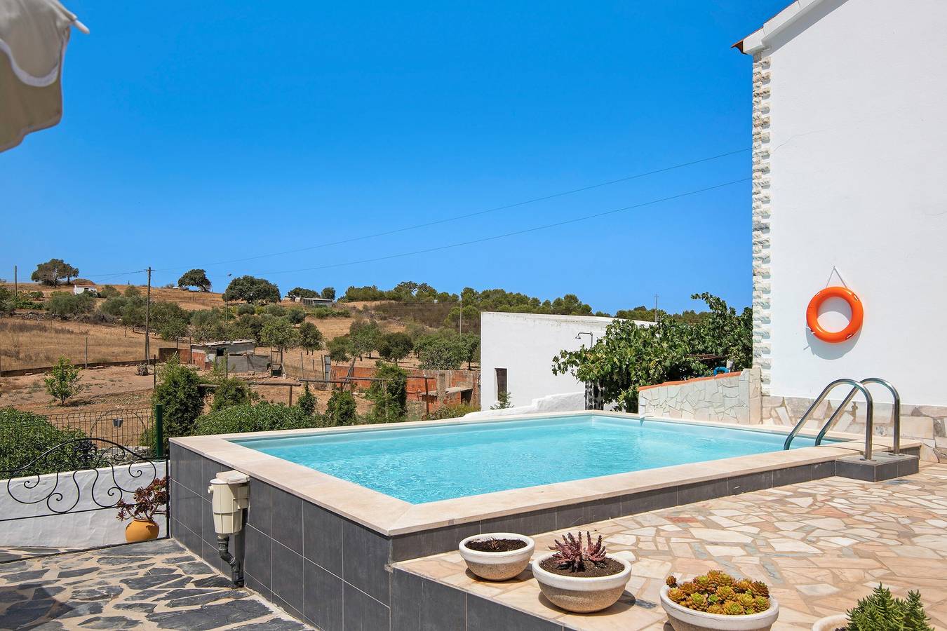 Villa voor 6 Personen in Martim Longo, Algarve