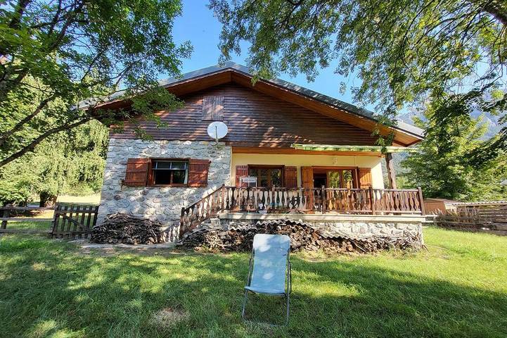 Chalet pour 4 personnes, avec Terrasse et Jardin