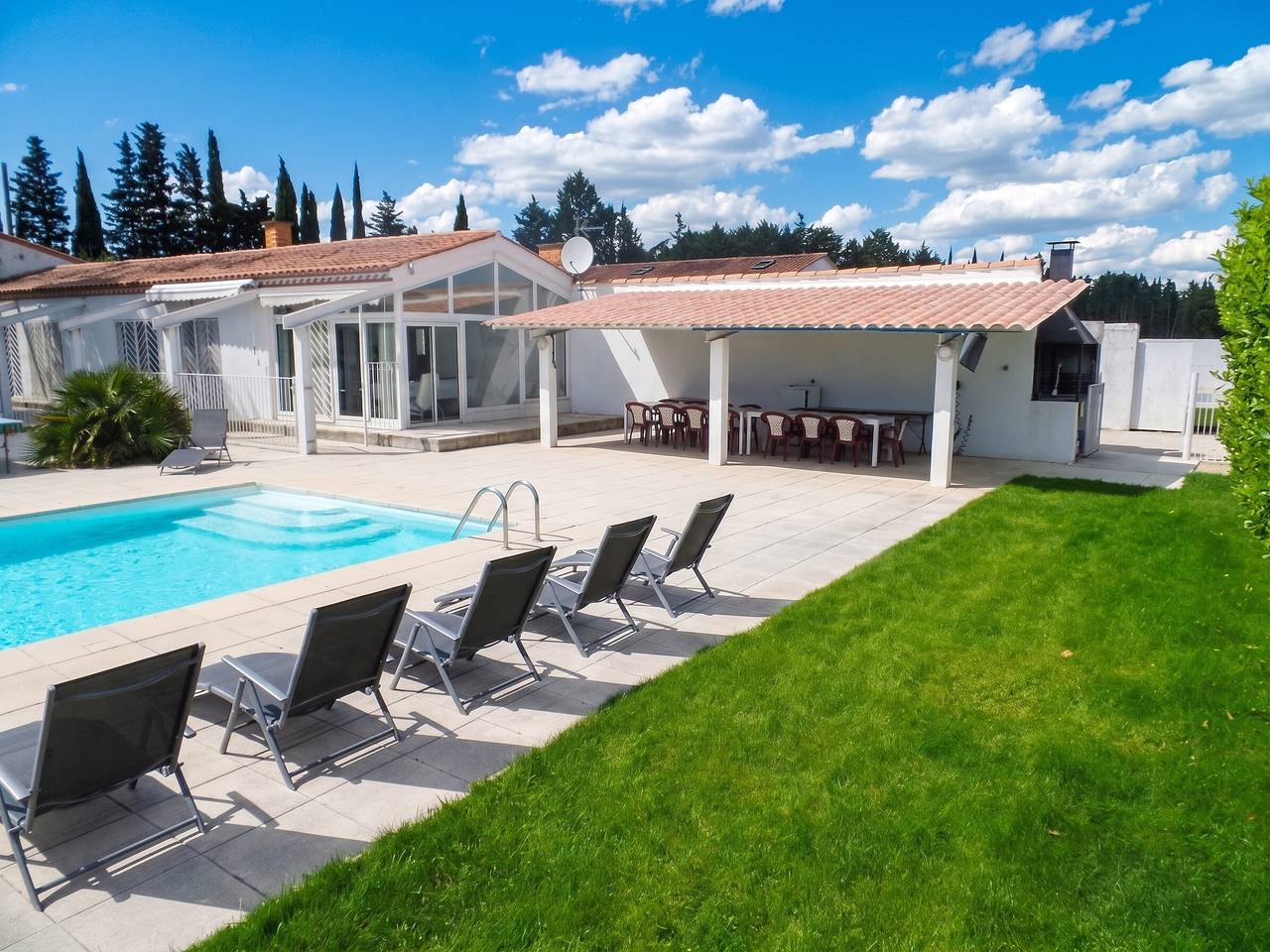 Geräumige und elegante Villa in Meynes mit privatem Pool in Meynes, Nimes und Umgebung