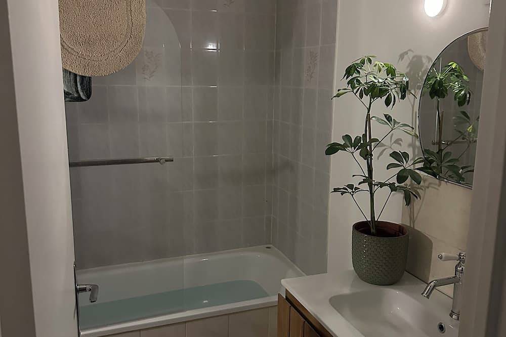 Entire apartment, One-room apartment in Aubervilliers in Aubervilliers, Seine-Saint-Denis