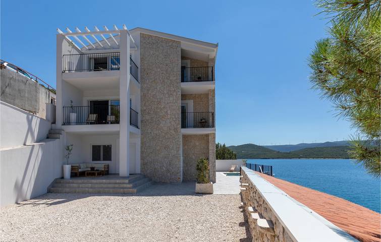 Geräumige 1-Zimmer-Wohnung mit Pool, Terrasse und 900 m zum Strand in Dubrovnik-Neretva