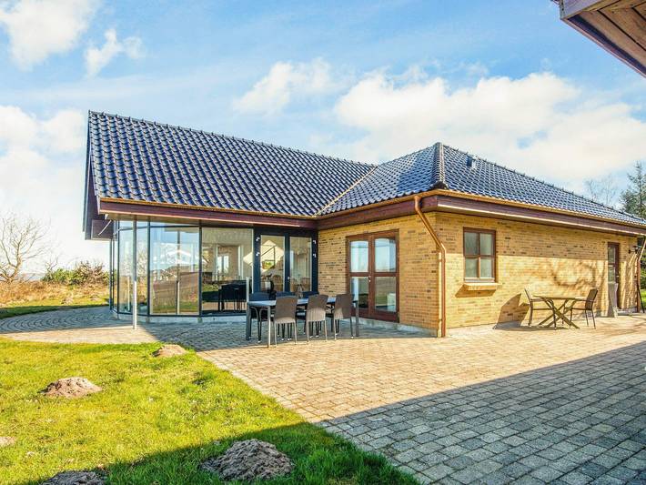 Ferienhaus für 8 Personen, mit Whirlpool und Terrasse sowie Sauna in Højslev