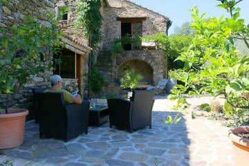 Gîte pour 8 personnes, avec terrasse et jardin à Saint-Vincent-d'Olargues
