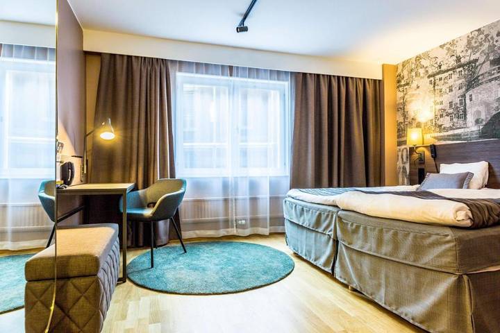 Hotell för 4 Personer, med terass samt bastu och utsikt, med husdjur i Örebro kommun