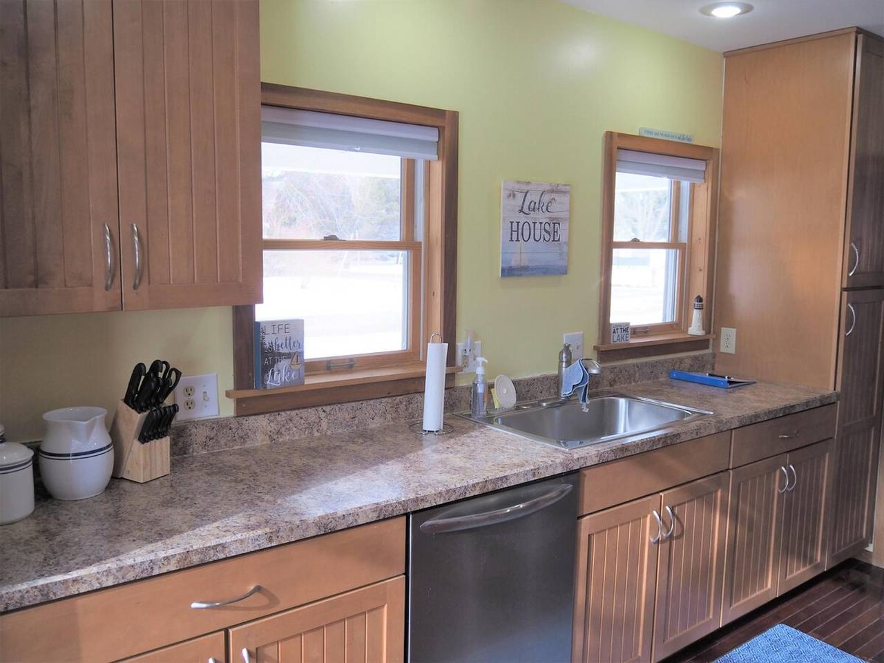 My Happy Place - Gorgeous and Great Location! in Frankfort, Benzie County