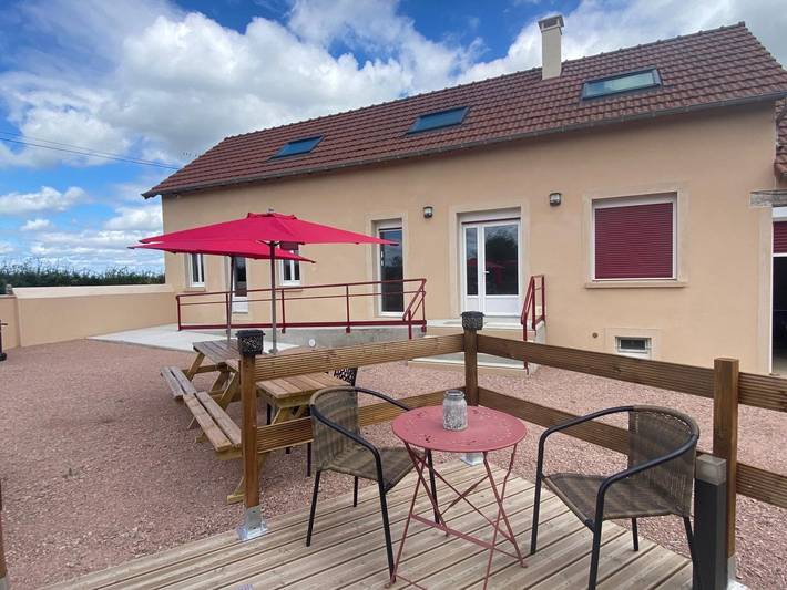 Gîte pour 12 personnes, avec jardin ainsi que terrasse et jacuzzi, animaux acceptés dans Allier - 3