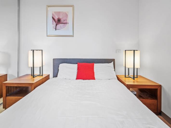 Ganze Wohnung, Zentrales 1-Bett-Apartment mit sicherem Parkplatz in Carlton (Melbourne), Melbourne