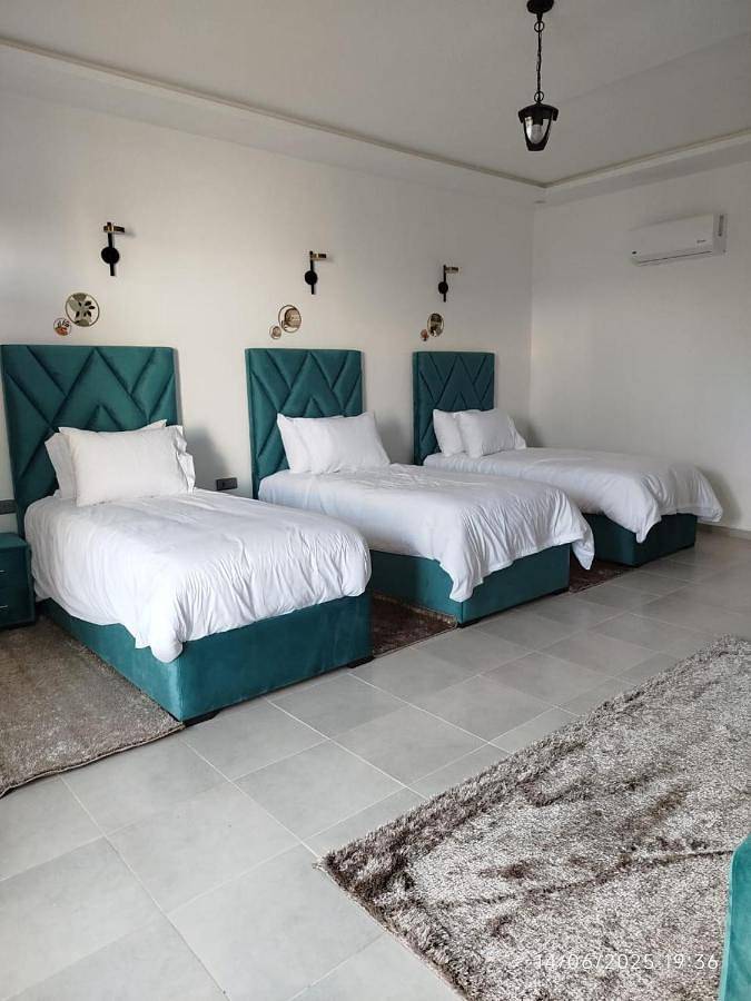 Chambre d’hôte pour 4 personnes, avec vue ainsi que jardin et piscine dans Ghazoua - 3