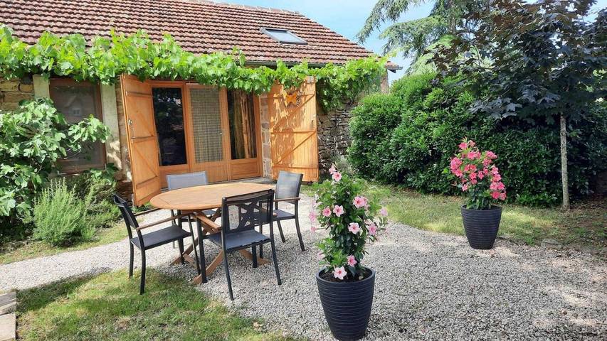 Gîte für 2 Personen, mit Terrasse und Garten - 1