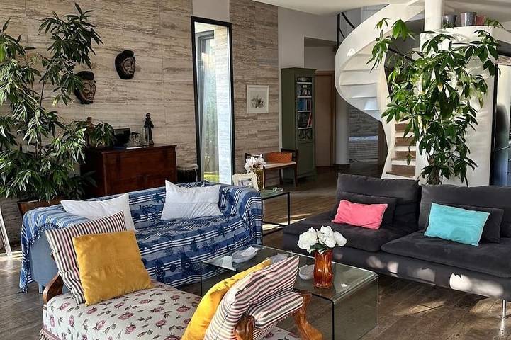 Location da sogno- Villa moderna con piscina sul mare, a due passi da Roma. in Anzio, Provincia di Roma