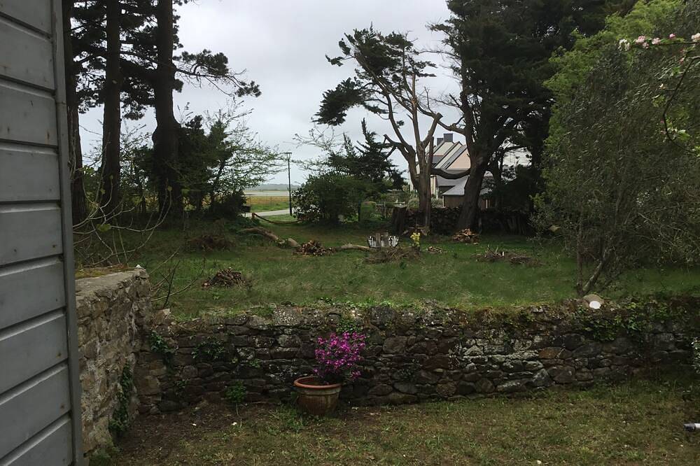 Sweet family home beside see and land ! in Île-d'Arz, Côte des Mégalithes