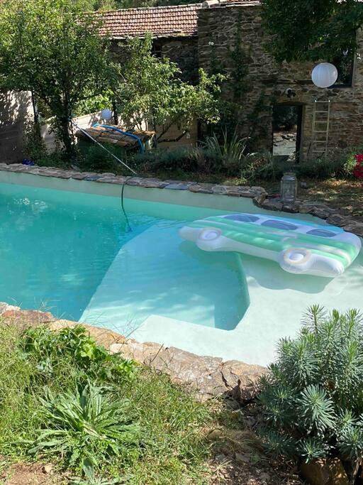 Maison de vacances pour 4 personnes, avec piscine ainsi que vue et jardin, animaux acceptés