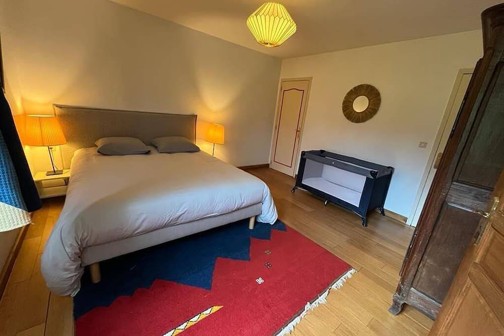 Loue Maison Familiale, Gîte de 15 Personnes, 7 Chambres - Evron, Laval, Le Mans in Bais, Mayenne
