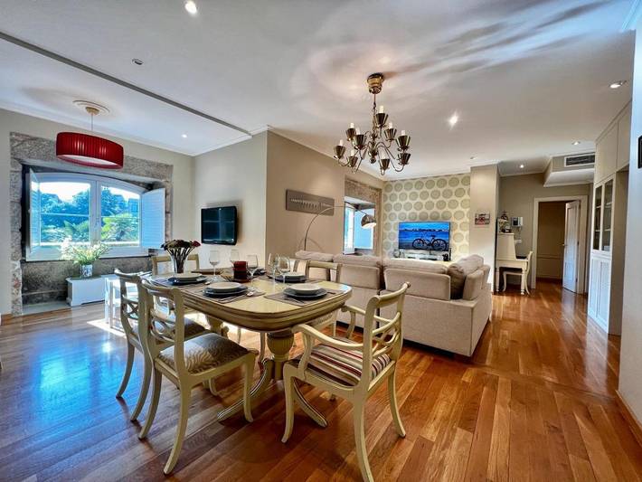 Apartamento para 7 personas, con jardín además de vistas y piscina en Mondariz-Balneario