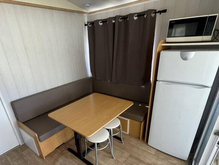 Mobil home pour 4 personnes, avec bassin pour enfant, animaux acceptés à Signes - 2