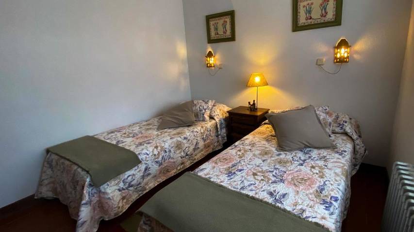 Maison de campagne pour 2 personnes, avec vue et vue sur le lac ainsi que jardin et piscine, animaux acceptés à Vilar Formoso - 2