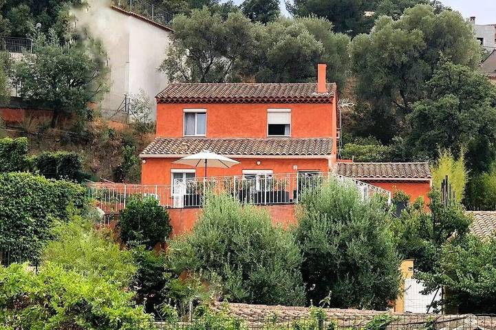Villa pour 11 personnes, avec jardin et terrasse dans Le Lavandou