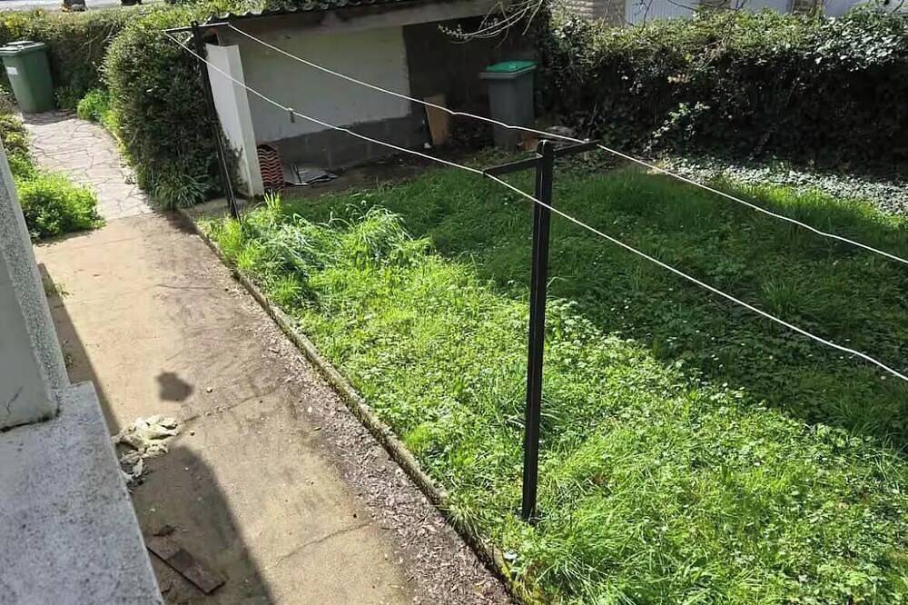 Family room with private garden area + barbecue in Niort, Región de Niort