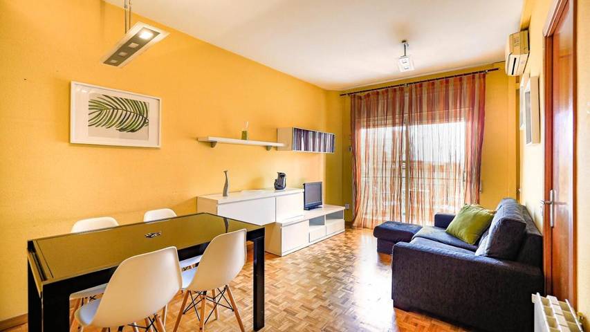 Apartamento de vacaciones para 6 personas, con balcón y vistas - 1
