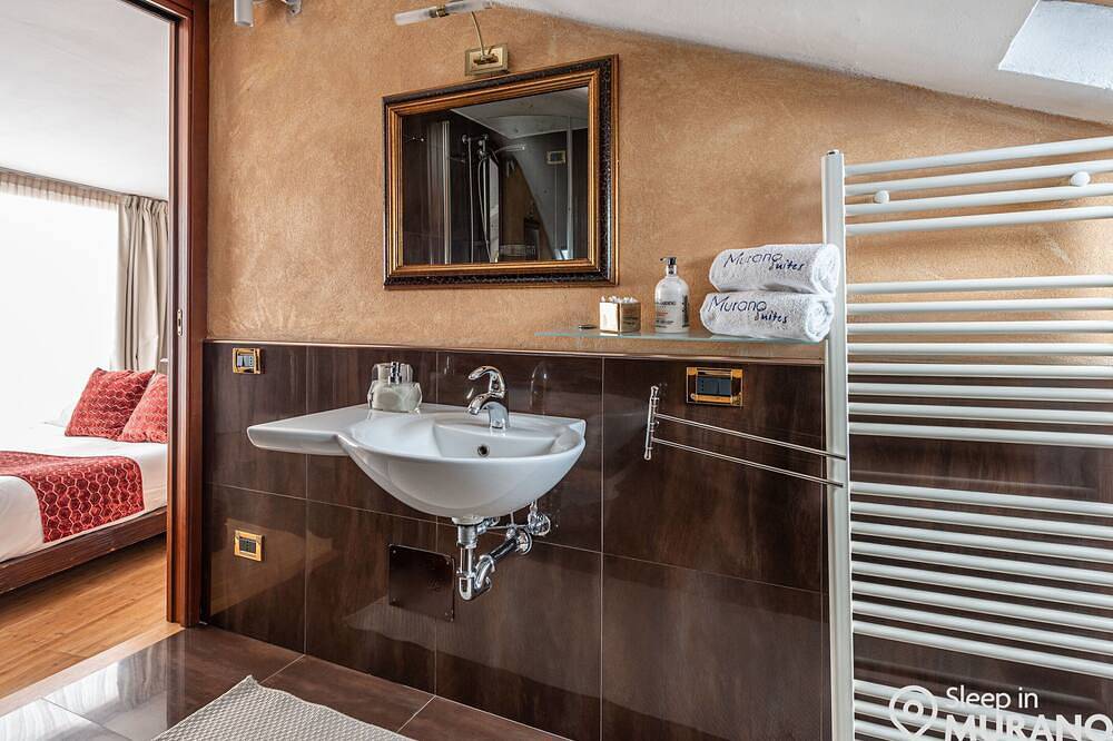 Apartamento entero, Acquamare Suite con terraza en la azotea. in Murano, Provincia de Venezia