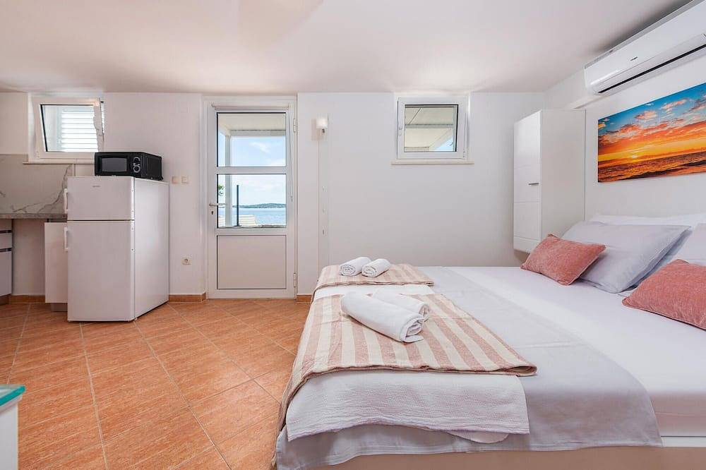 Ganze Wohnung, Amazing apartment in Bibinje with house sea view in Bibinje, Zadar