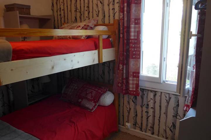 In the center of the Luz Saint Sauveur valley, house with swimming pool and beautiful view. in Barèges, Nationalpark Pyrenäen