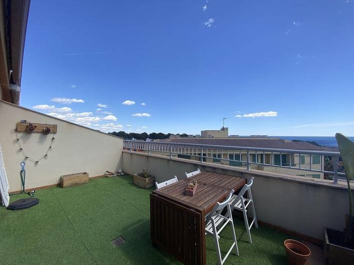 Location de vacances pour 6 personnes, avec vue sur l’océan ainsi que terrasse et piscine, animaux acceptés à Calafat
