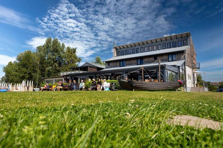 Apartmenthotel für 3 Personen, mit Terrasse und Garten sowie Seeblick und Ausblick in Ückeritz (Seebad)