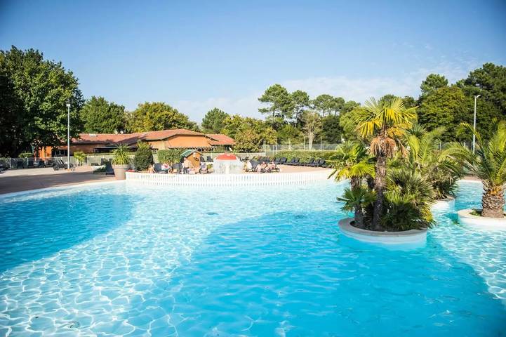Camping pour 5 personnes, avec Terrasse en Aquitaine