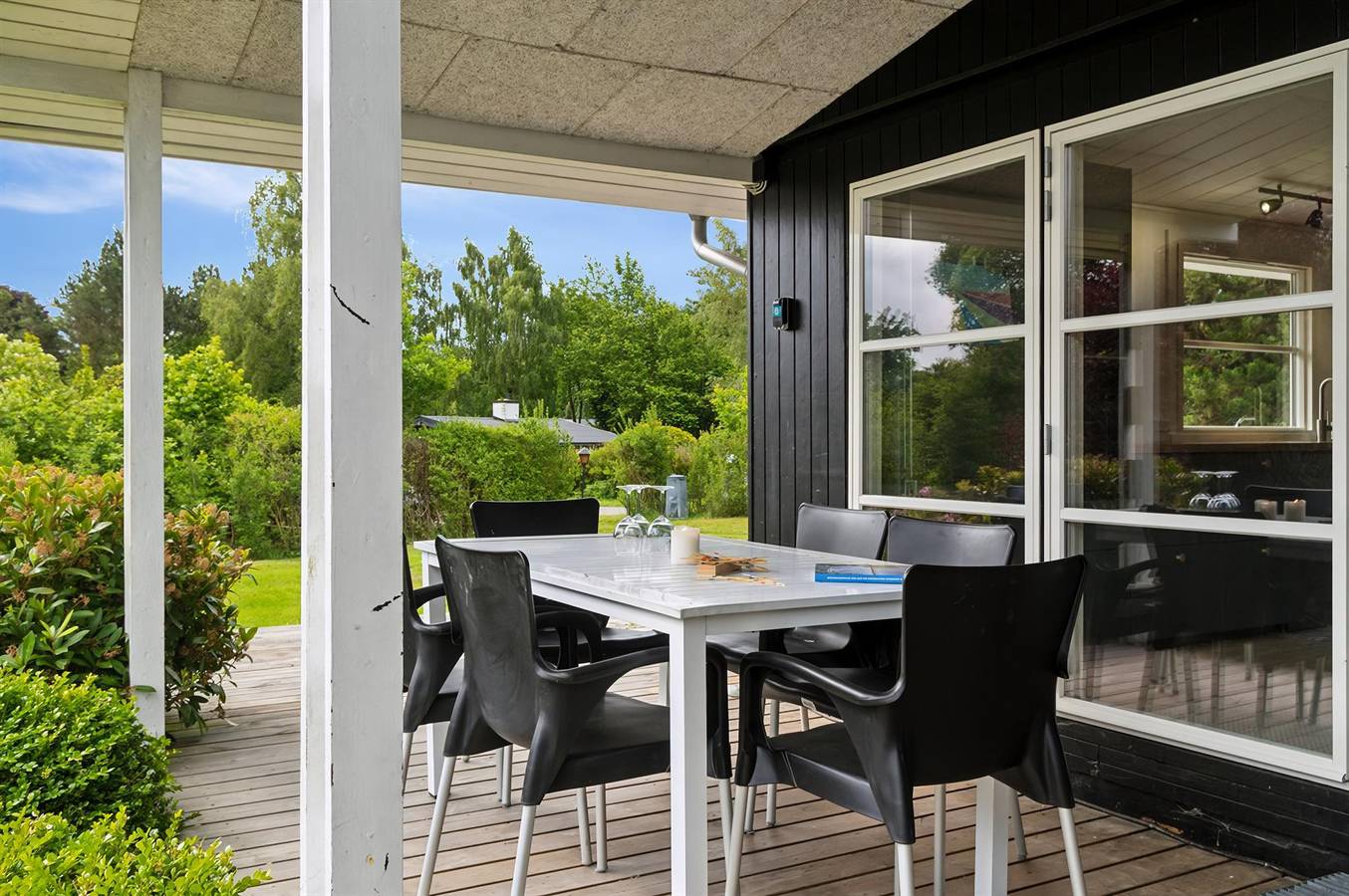 Stunning home in Dronningmølle w/ 3 Bedrooms and Wifi in Munkerup, Dronningmølle