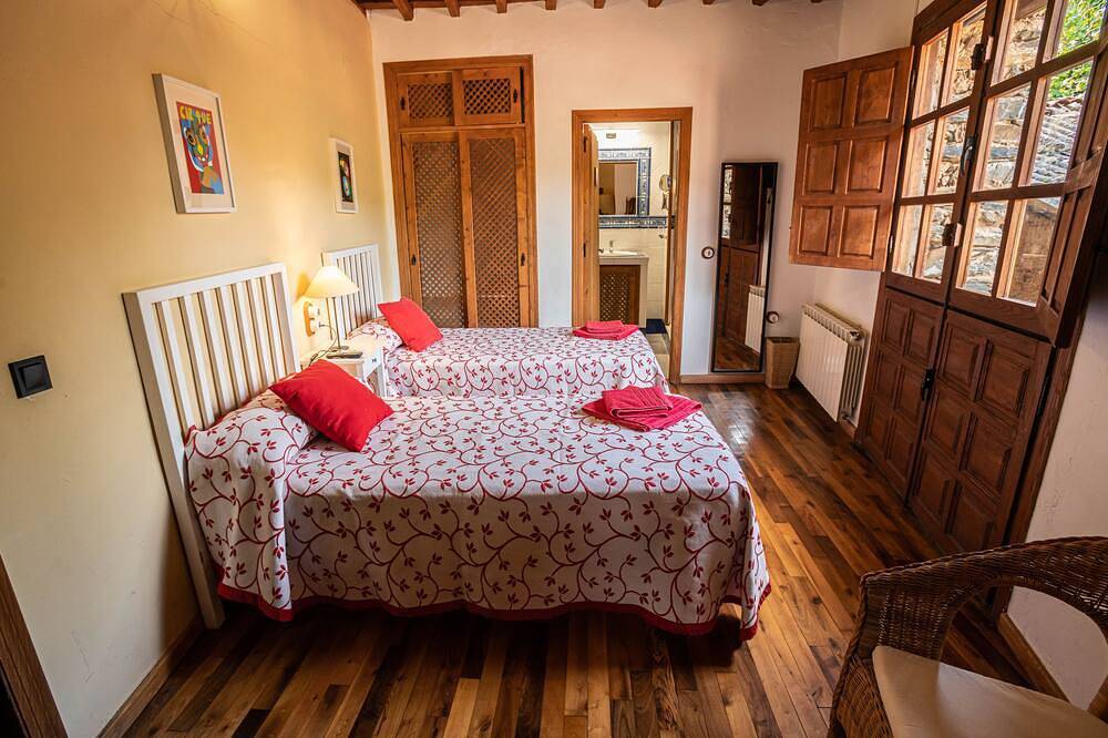 Casa típica para grupos 4-12 personas con magníficas vistas de la Sierra de Gata in Robledillo de Gata, Sierra de Gata