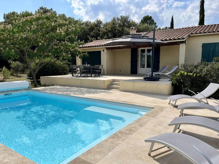 Casa de huéspedes para 6 personas, con terraza además de jardín y piscina - 1