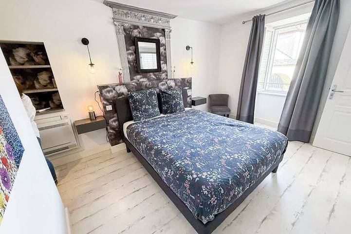 Location de vacances pour 13 personnes, avec terrasse et jardin, animaux acceptés à Savigny-lès-Beaune - 4