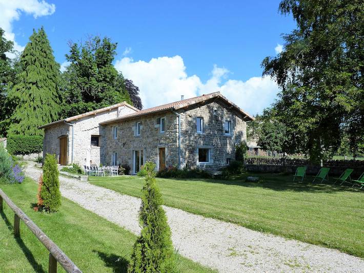 Gîte pour 10 personnes, avec jardin et terrasse