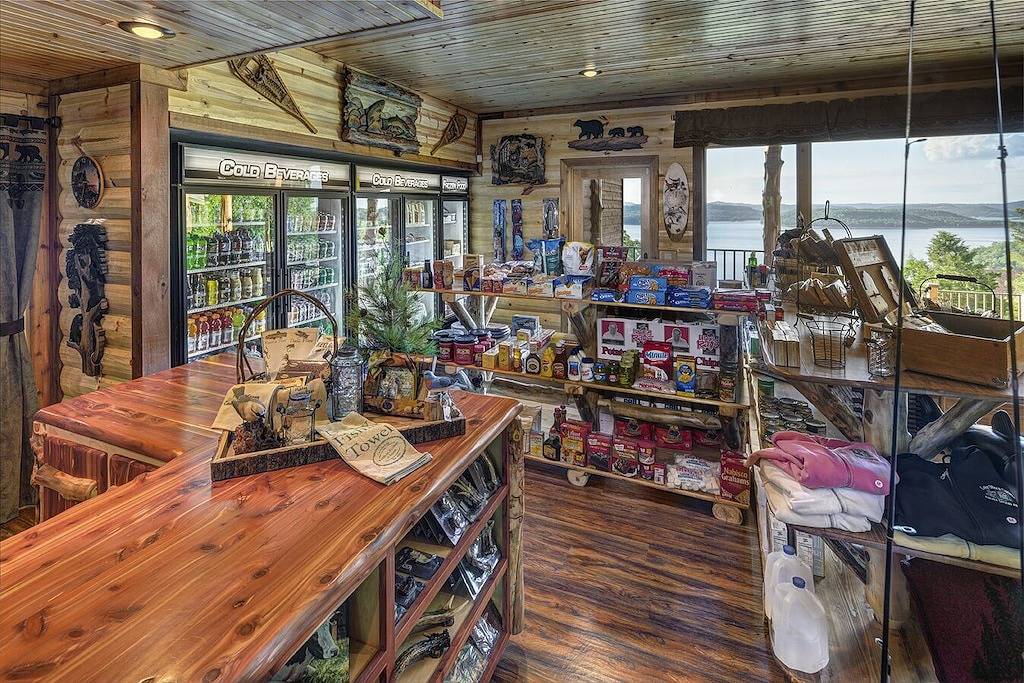 Direct Waterfront Cabin with Boat Dock & Swim Deck in Beaver Lake