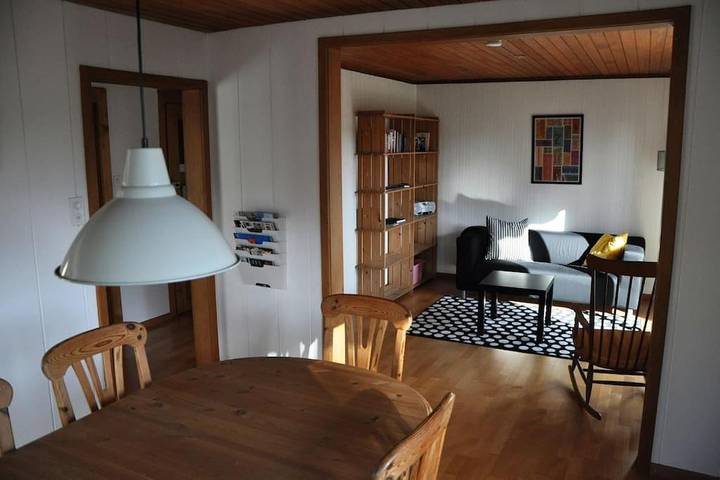 Gîte pour 4 personnes, avec vue et balcon à Bienne