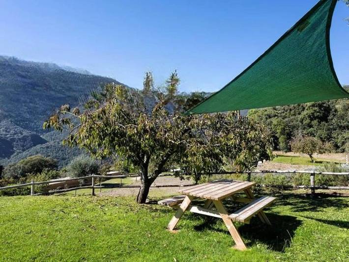 Location de vacances pour 3 personnes, avec terrasse ainsi que piscine et jardin à Montseny - 4