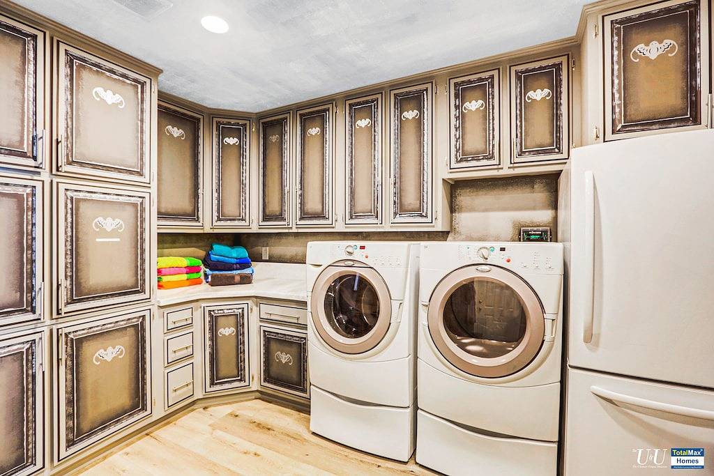 Uu Newly Well-Lit 8Bd/8Ba Villa Near Vegas Strip-3.5mi in Spring Valley (NV), Red Rock Canyon