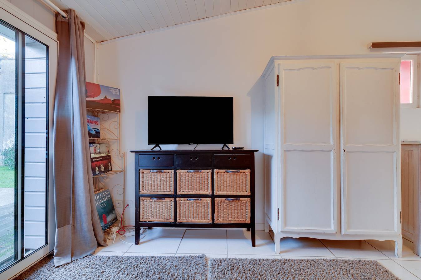 Appartement entier, Appartement « Studio Bastide » avec terrasse privée, Wi-Fi et climatisation in Bordeaux, Région de Bordeaux