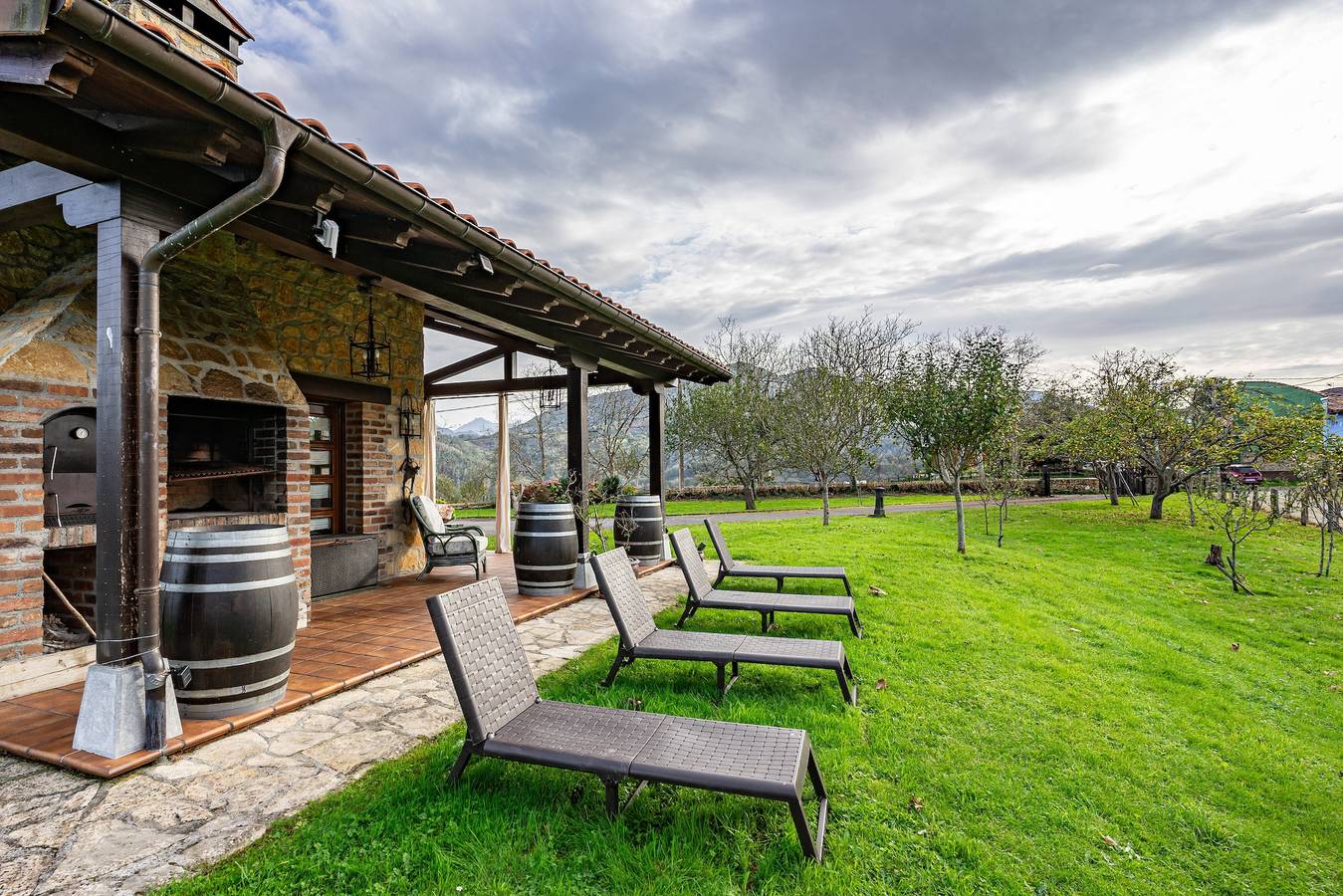 Ferienhaus La Milonga mit Garten und Terrasse in Belonciu, Piloña