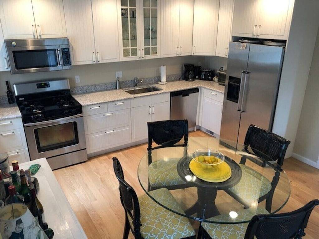 Wunderschöner Sommerurlaub in Bay Head mit privatem Pool, einen Block vom Meer entfernt in Bay Head, Ocean County