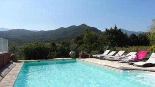 Location de vacances pour 12 personnes, avec Terrasse et Jardin ainsi que Piscine et Vue dans Saint Antoine (Ghisonaccia)