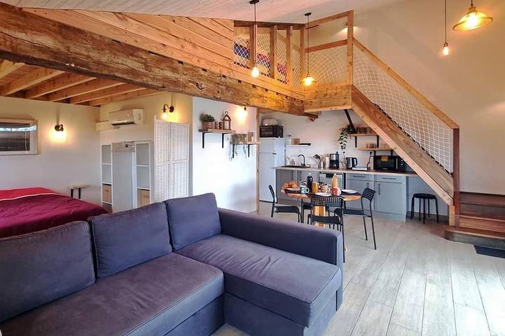 Gîte pour 4 personnes, avec piscine et jardin, animaux acceptés
