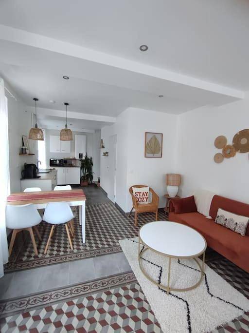 Appartement entier, Two-Bedroom Apartment in Beaulieu-sur-Loire, Région de Montargis