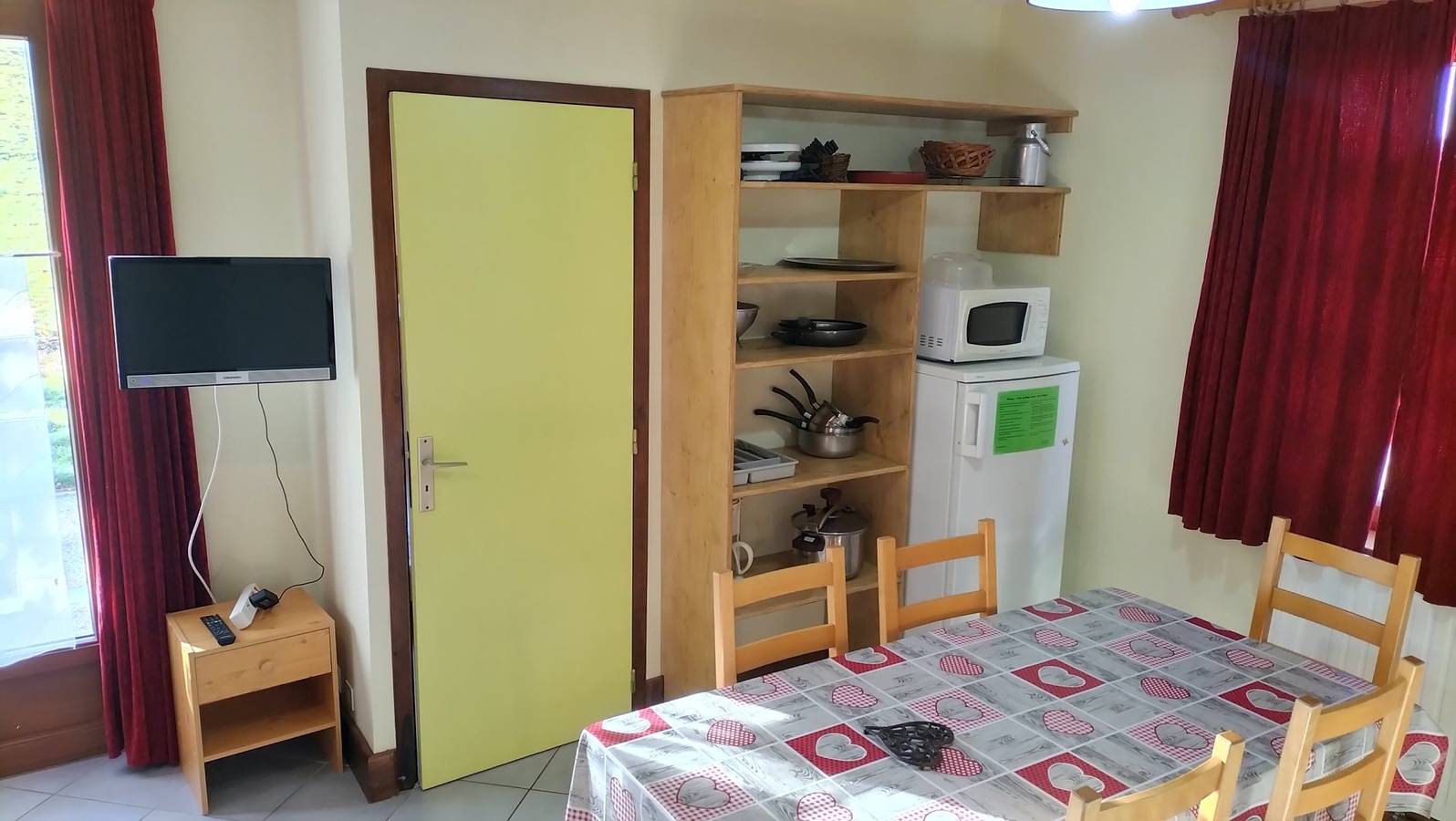 B1 "Bois joli" - Appartements La Maison du Montagnon in Mouthe-Lac et Mont d’Or, Parc naturel régional du Haut-Jura